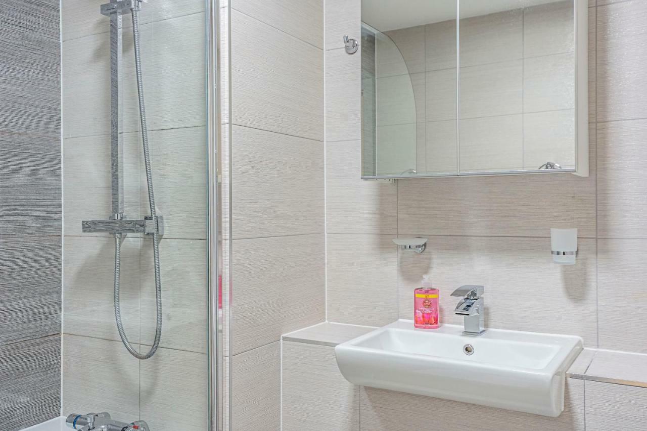 Modern Apartment Canary Wharf Londen Buitenkant foto